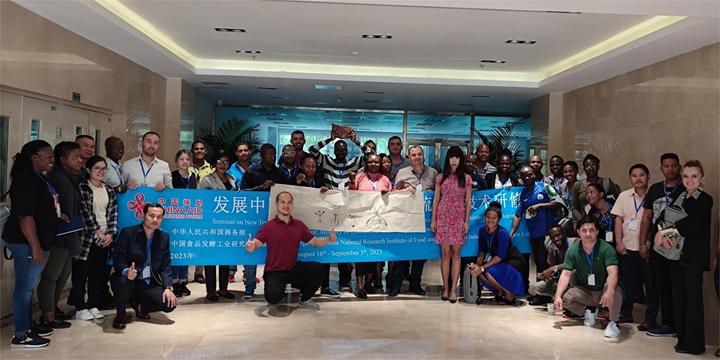 孙逸应邀为发展中国家果蔬贮藏保鲜与流通新技术研修班授课